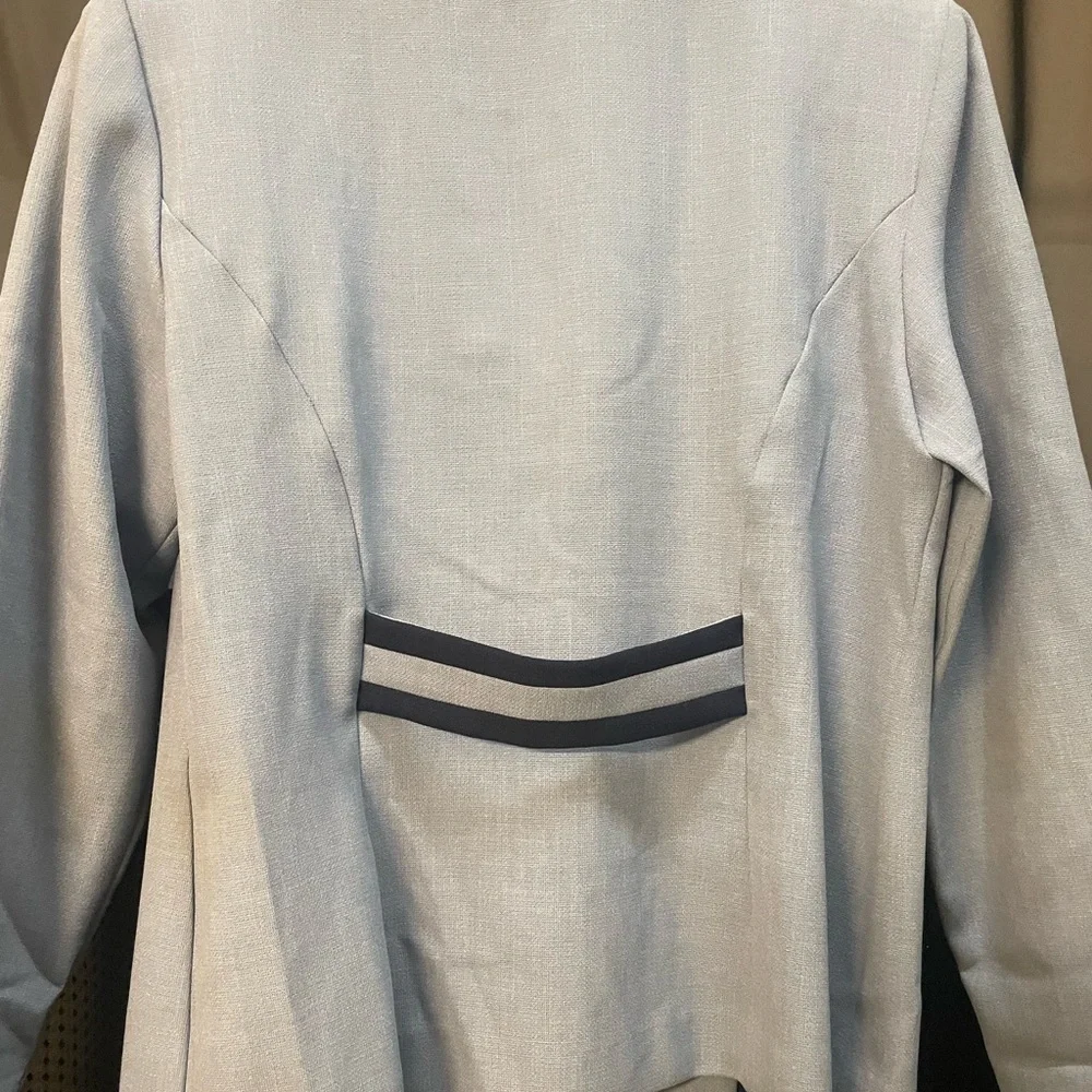 Tahari Light Blue Blazer with Navy Trim. - Picture 4 of 4